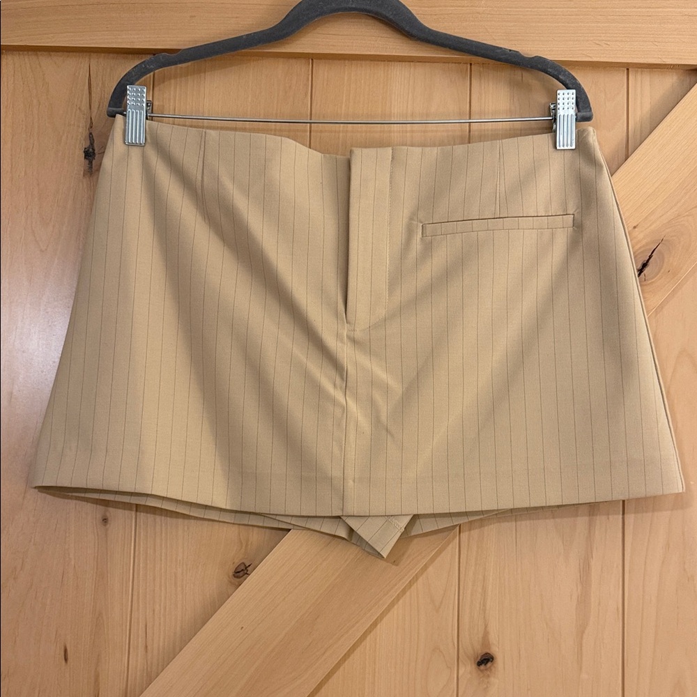 Zara Beige Pinstripe Women's Skort- NWT